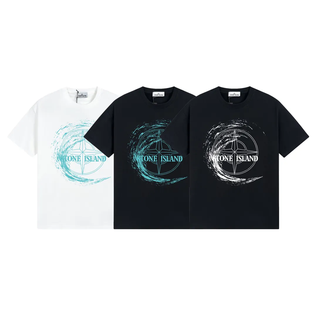 W601#P110💰 2025🆕 Stone lsland/Stone Island personalized compass printed short-sleeved T-shirt ⚠️[Original creation with high control of details] - Made of 260 grams of combed cotton double yarn, soft and comfortable to the touch, sweat-absorbent and breathable. - Simple, basic and versatile style, original single quality, the first choice for couples. - Made in a large factory, four needles and five threads on the shoulder, neat alignment, high quality workmanship. - Same style for men and women. Very versatile, one piece for everyone, details are clearly visible. Color: black and white black blue white Size: M L